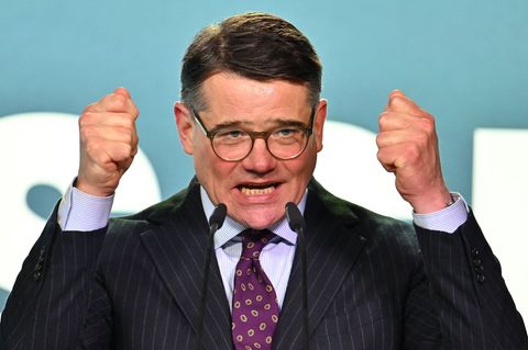 Vor gut 2.000 Besuchern sprach Rhein über die Bedeutung offener Debatten zu Themen wie Migration und Sicherheit. Foto: Swen Pför