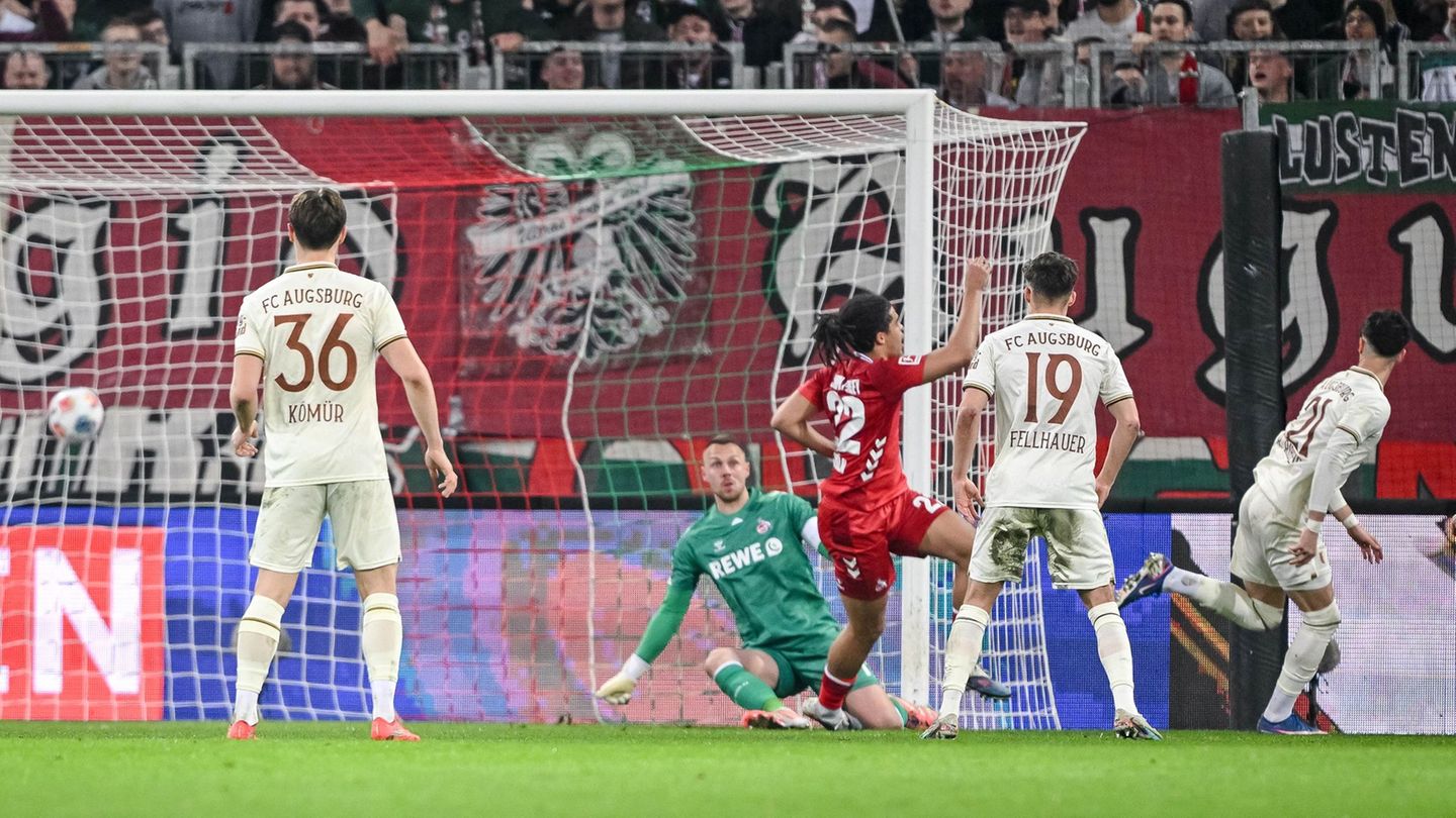 Fußball-Bundesliga: Hacken-Tor leitet Augsburger Jubiläumssieg ein – Kölns Sorgen wachsen