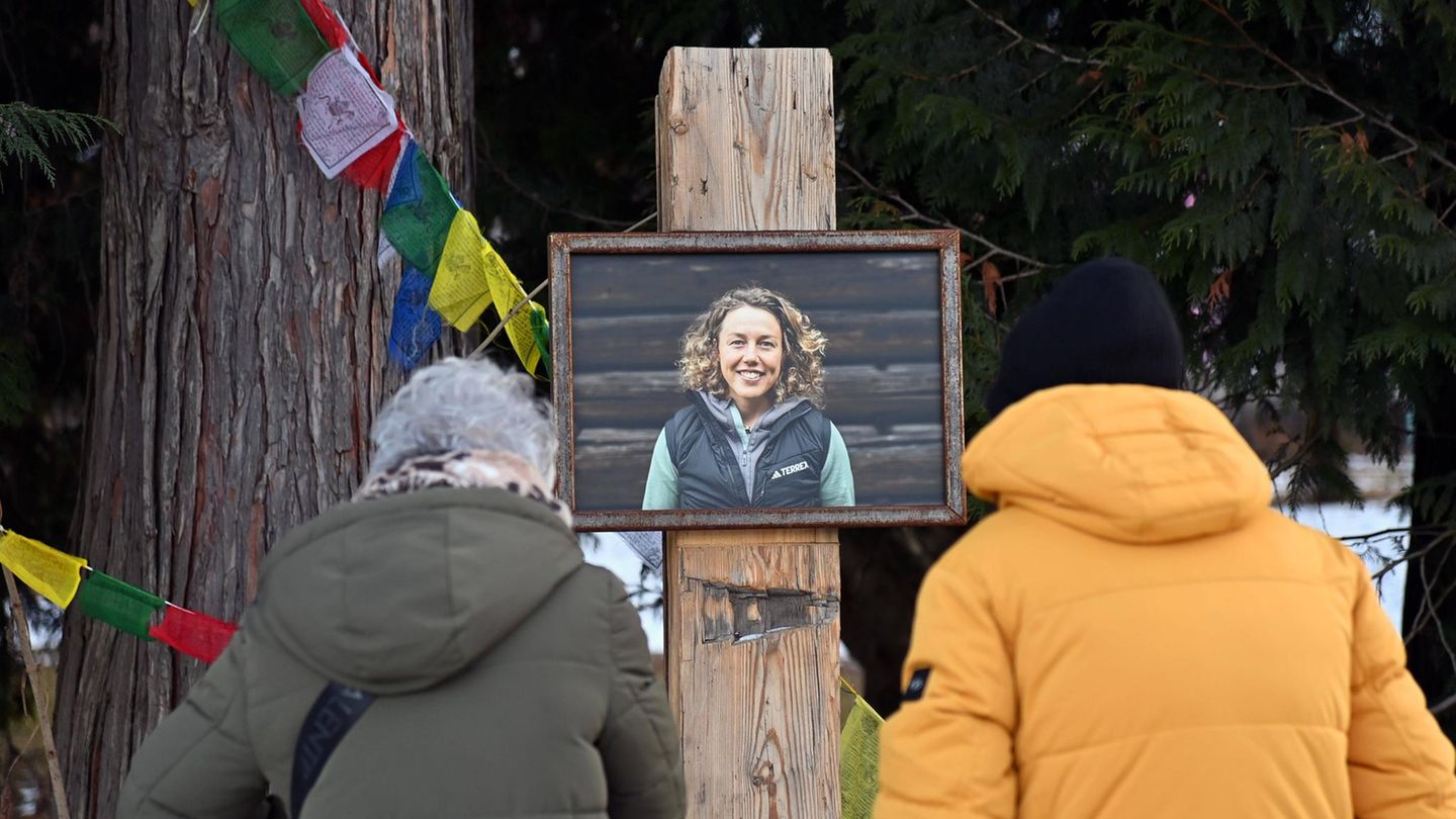 Im Partenkirchener Kurpark erinnert ein Gedenkort an Laura Dahlmeier