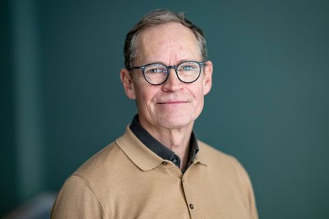 Berlins früherer Regierender Bürgermeister Michael Müller (SPD) hält Dreier-Koalitionen für schwierig. (Archivfoto) Foto: Fabian