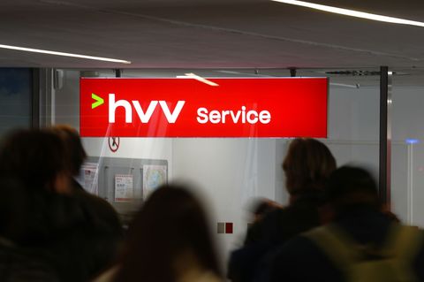 Mehr als 1,1 Milliarden Fahrten zählte der Hamburger Verkehrsverbund vergangenes Jahr. (Archivbild) Foto: Marcus Brandt/dpa