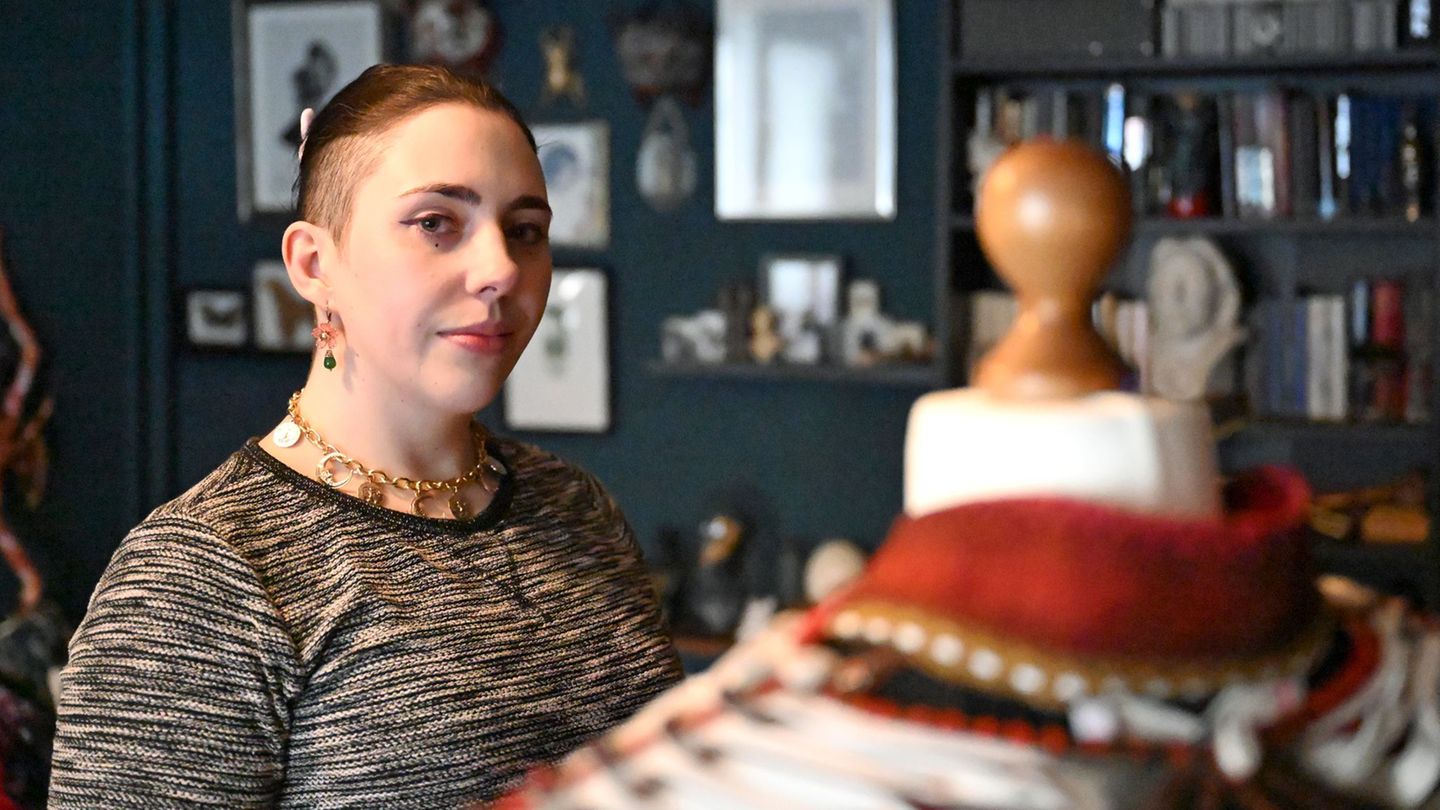 Toni hat in ihrer Jugend zum Cosplay gefunden. Foto: Jennifer Brückner/dpa