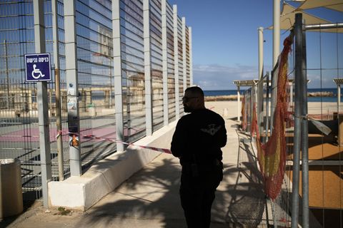 Raketenalarm in Israel. Foto: Leo Correa/AP/dpa