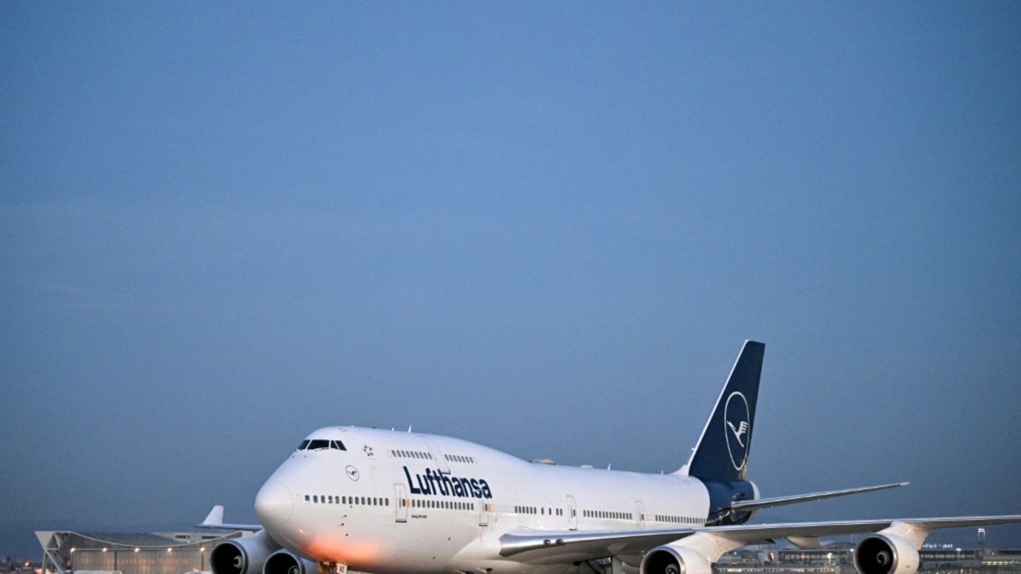 Lufthansa und weitere Airlines annullieren wegen Iran-Angriffs Flüge in Region