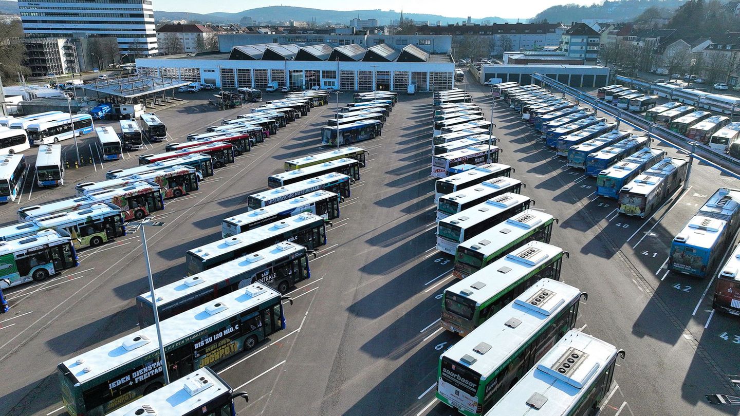 Tarifkonflikt: Erneut Warnstreik im Nahverkehr - auch Saarland betroffen