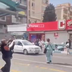 Nach Schlag gegen Regime: Videos zeigen jubelnde Iraner auf den Straßen