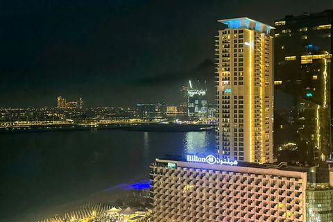 Rauch über Inselgruppe