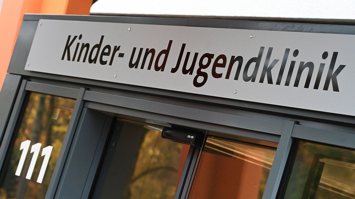 Jugendgesundheit: Mehr Jugendliche suchen Hilfe bei Transidentität