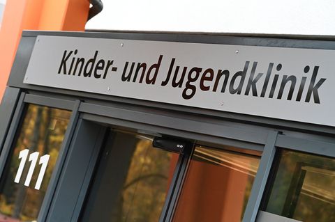 Die Kinder- und Jugendpsychiatrie sieht sich mit mehr fehlen von Transidentität konfrontiert - Jugendlichen fühlen sich dabei im