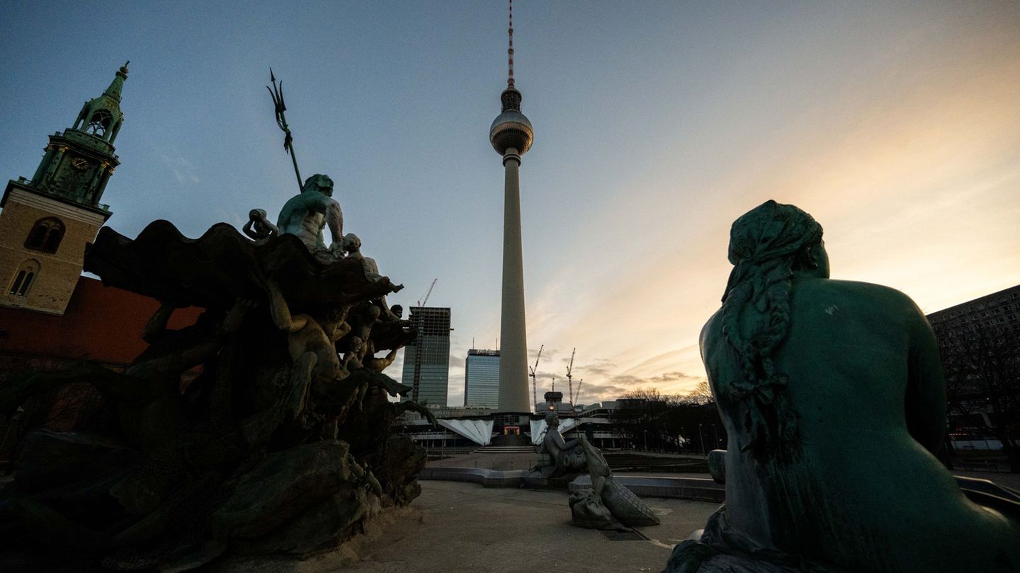 Mildes Wetter lockt heute viele Menschen nach draußen – morgens kann es regional trotzdem noch frostig werden. Foto: Christophe