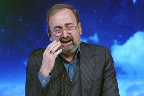 Tränen im Studio: Hier meldet Irans Staats-TV den Tod Chameneis