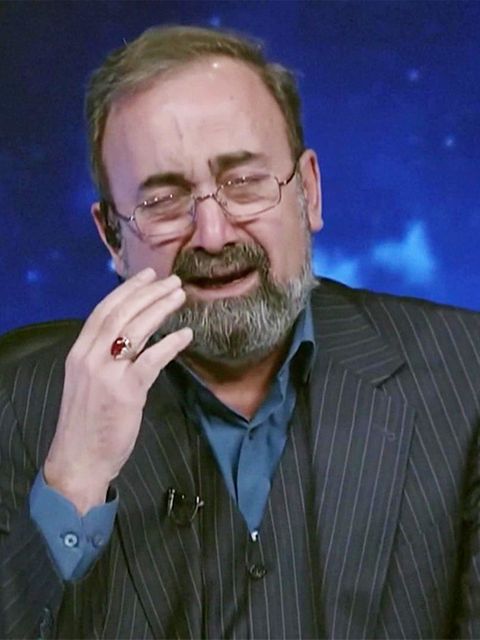 Tränen im Studio: Hier meldet Irans Staats-TV den Tod Chameneis