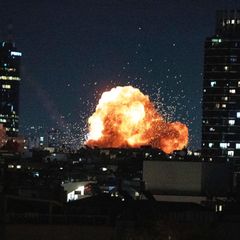 Rakete trifft Tel Aviv – „hat das Haus hier komplett zerfetzt“