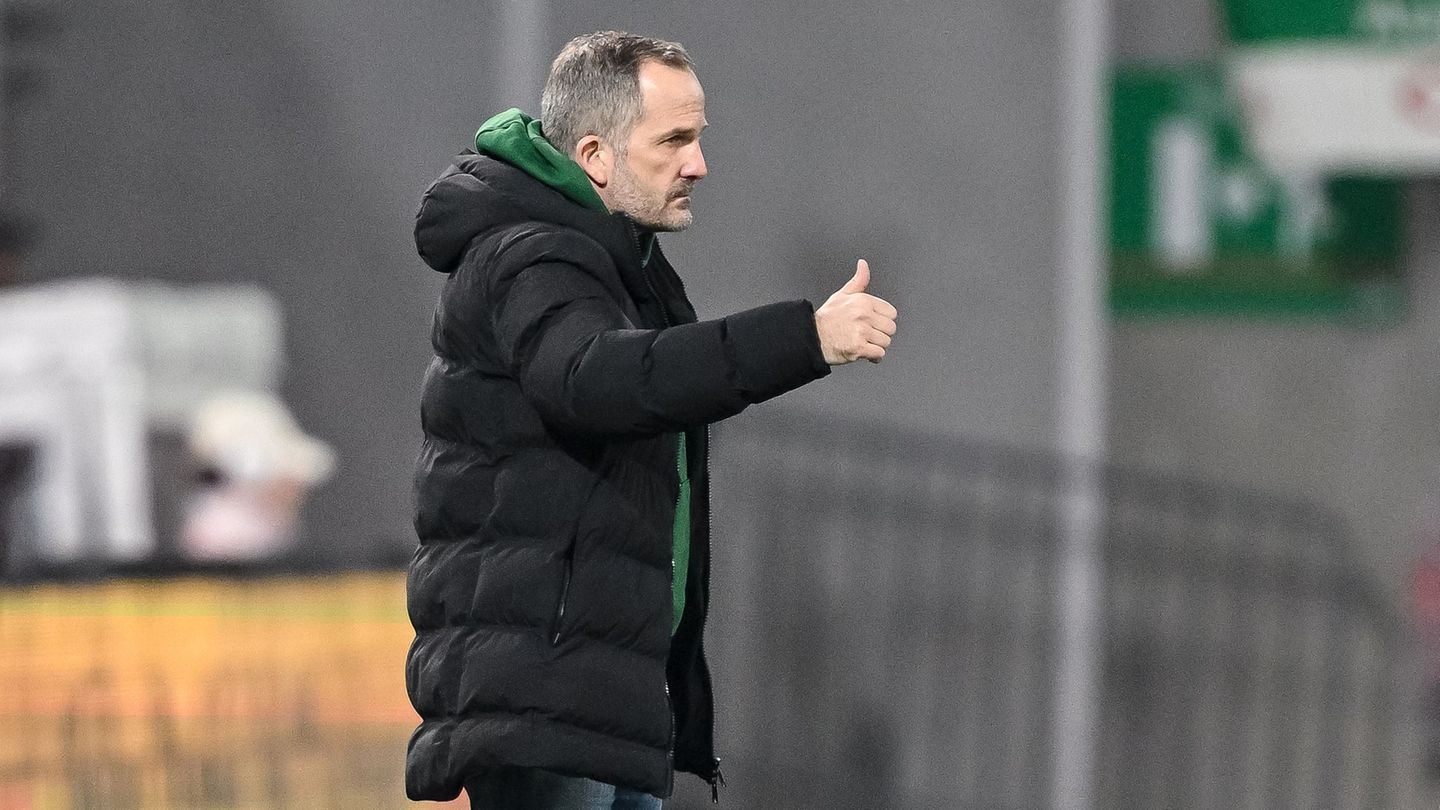 Fußball-Bundesliga: Baum genießt Augsburg-Jubiläum und spannende Trainer-Frage