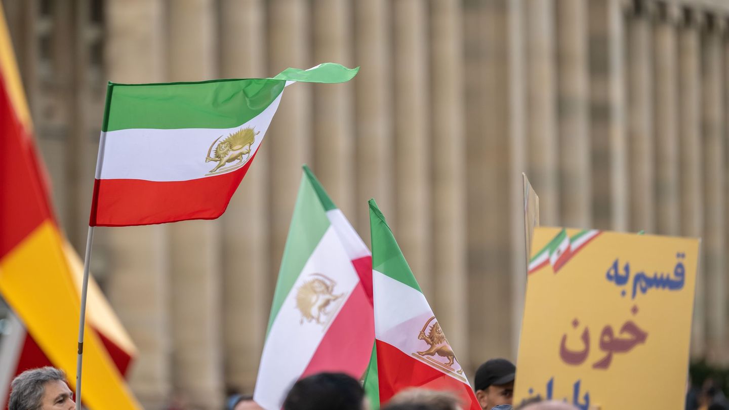 Eskalation im Nahen Osten: BW-Innenminister: Keine konkrete Gefahr für Einrichtungen