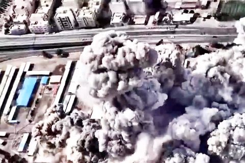 IDF zeigt Bombardement des Regimehauptquartiers in Teheran