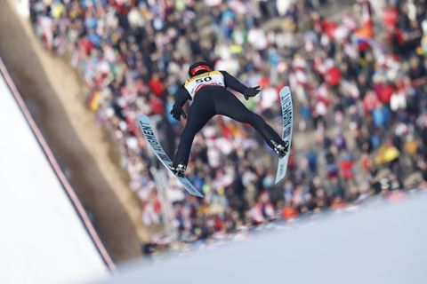 Philipp Raimund kam beim Skifliegen in Österreich nur auf Platz 16. Foto: Erwin Scheriau/APA/dpa