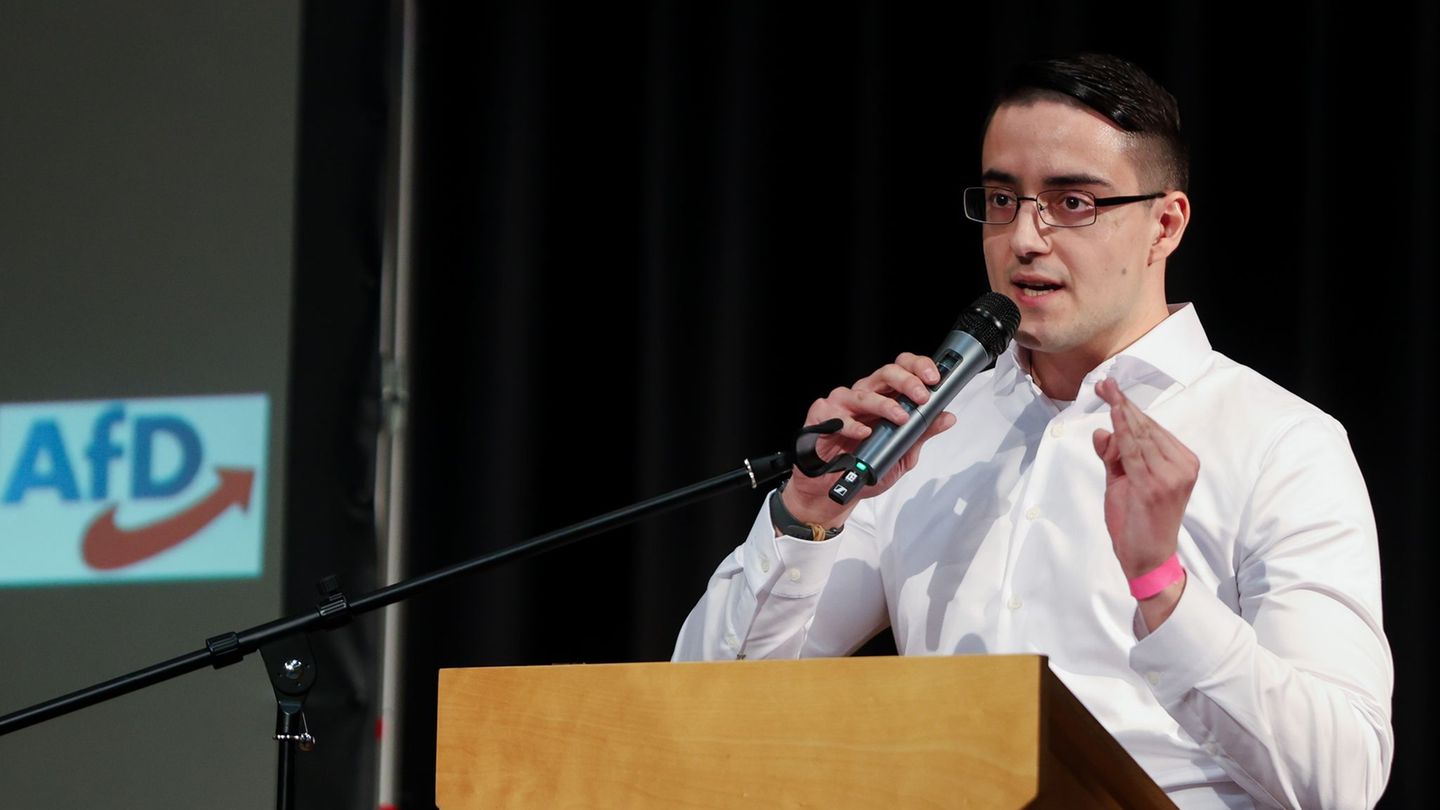 Polizei: Farbschmierereien bei AfD-Politiker Maximilian Gerner. Foto: Christoph Schmidt/dpa