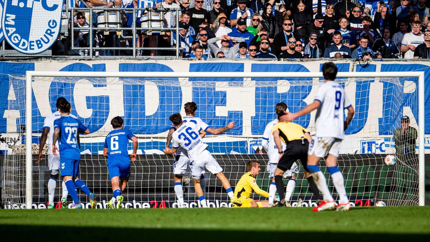 Fußball: Magdeburg unterliegt Karlsruher SC trotz Aufbäumen