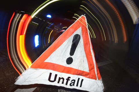 Der 58-Jährige verstarb am Unfallort. (Symbolbild) Foto: Patrick Seeger/dpa