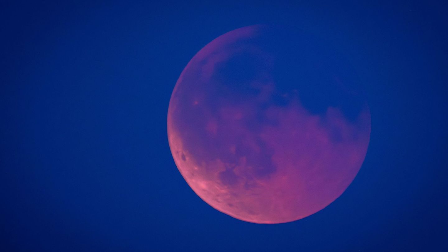 Es wird eine Mondfinsternis erwartet. (Archivbild) Foto: Jens Büttner/dpa
