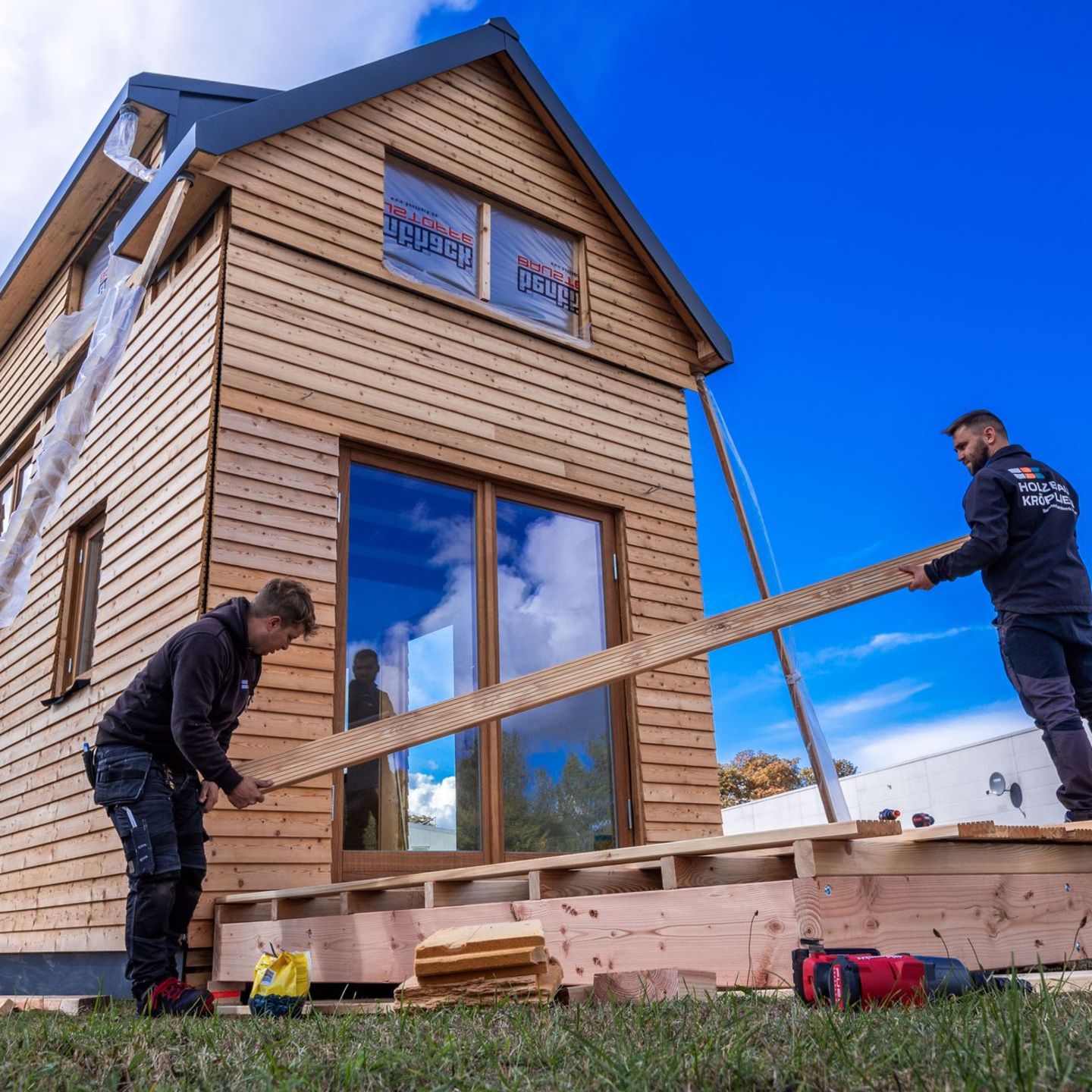 Wer fürs Eigenheim auf Holzbau setzen will, muss künftig in Bayern wieder tiefer in die Tasche greifen