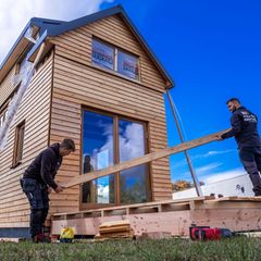 Wer fürs Eigenheim auf Holzbau setzen will, muss künftig in Bayern wieder tiefer in die Tasche greifen
