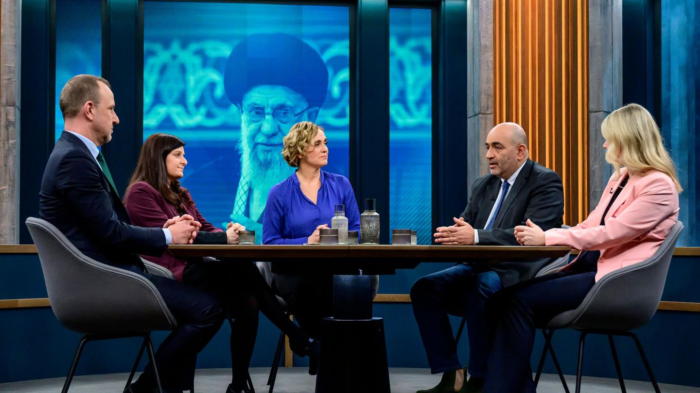 Caren Miosga (M.) und ihre Gäste