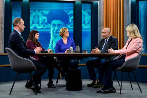 Caren Miosga (M.) und ihre Gäste