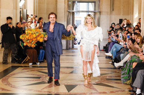 Bei „On & Off The Catwalk“ nimmt Heidi Klum das Publikum auch hinter die Kulissen der Fashionshow von Andreas Kronthaler