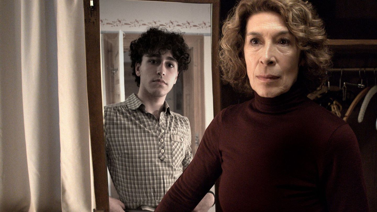 Ungeschminkt: Kurz vor ihrem neuen Film: Adele Neuhauser in einem starken Stück über Identität und Liebe