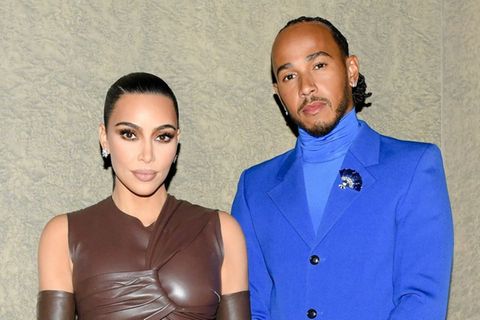 Kim Kardashian und Lewis Hamilton kennen sich schon seit vielen Jahren. 2021 wurden sie gemeinsam bei den Magazine Innovator A