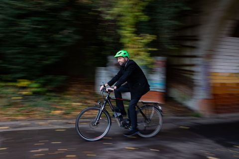 Pech für OB Palmer, dass er kein gültiges Fahrradkennzeichen hatte. (Archivfoto) Foto: Tom Weller/dpa