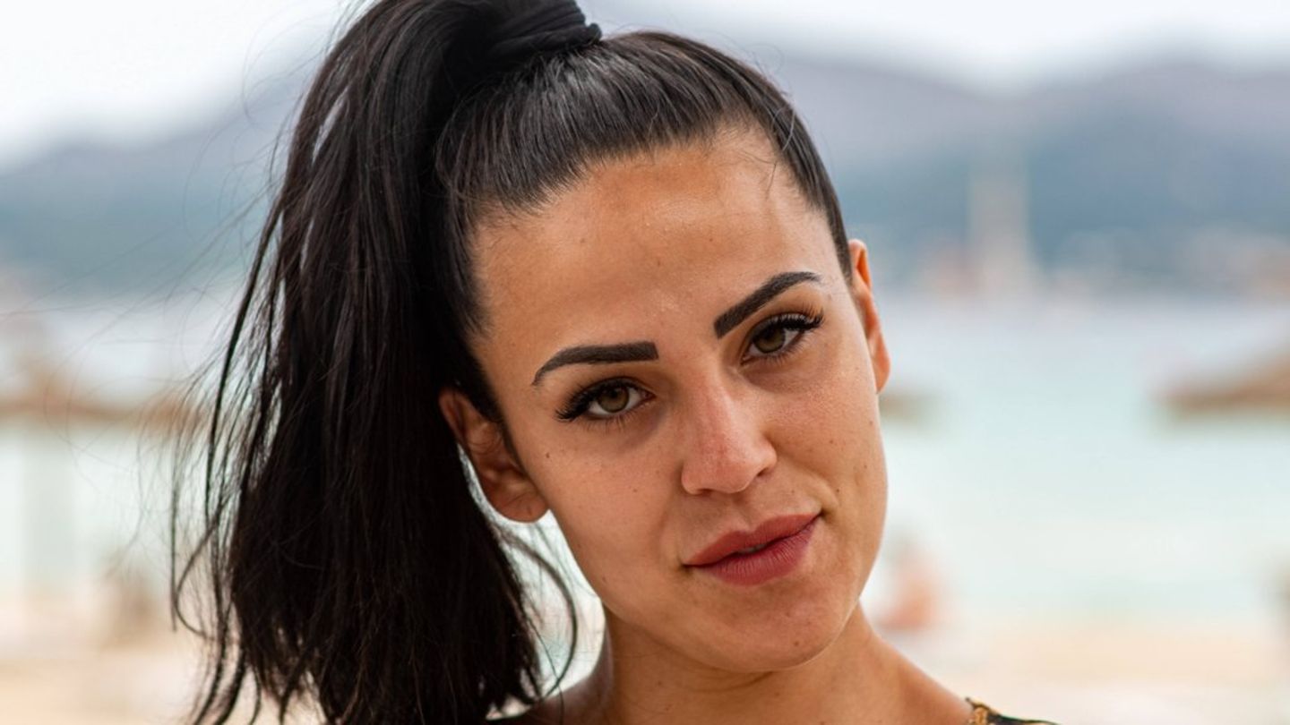 In Abu Dhabi gestrandet: Elena Miras: „Weiß gar nicht, warum ich das erleben muss“