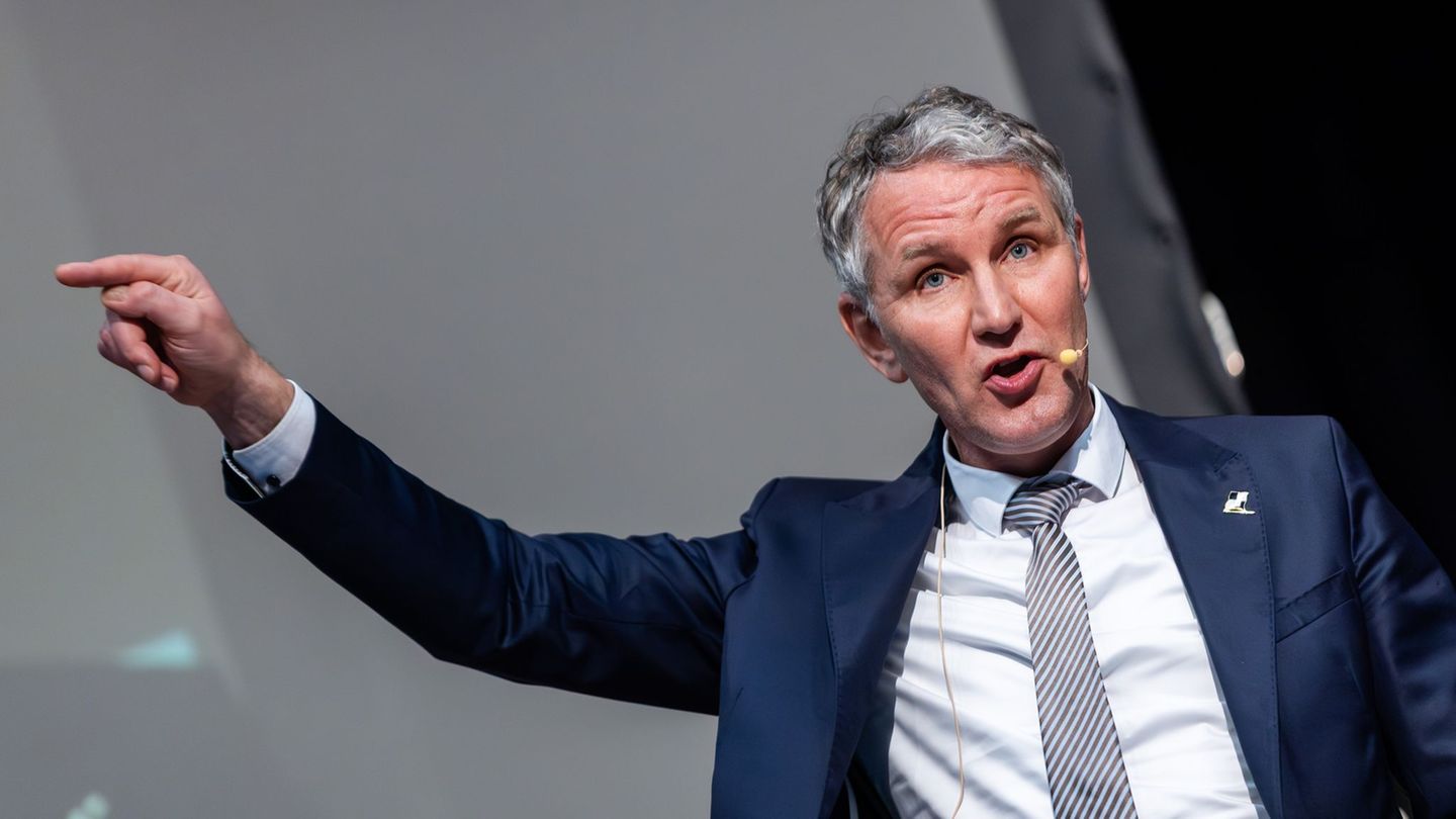 AfD: Proteste in Reutlingen - Tausende gegen Auftritt von Höcke