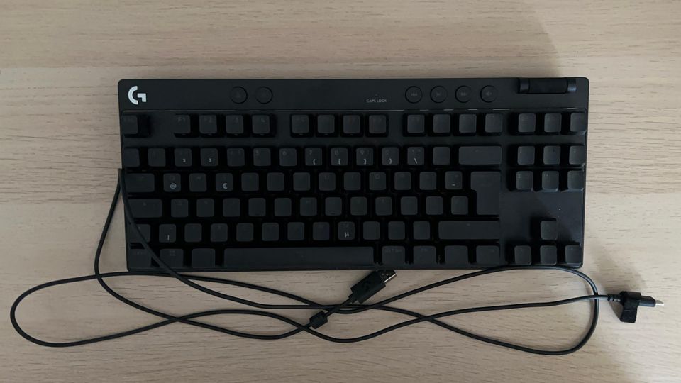 Im Lieferumfang der Logitech Pro X TKL Rapid liegt das Kabel bei. Mehr braucht es nicht