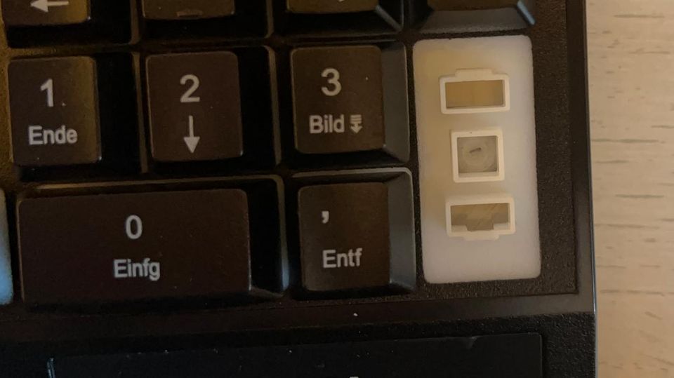 Rii setzt nicht auch mechanische Schalter. Stattdessen kommt ein Silikonpad zum Eisnatz
