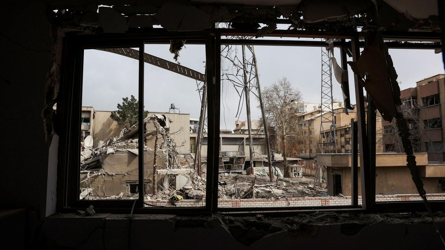 Eskalation im Iran: Laut israelischer Armee: Neuer „umfassender“ Angriff im Zentrum Teherans