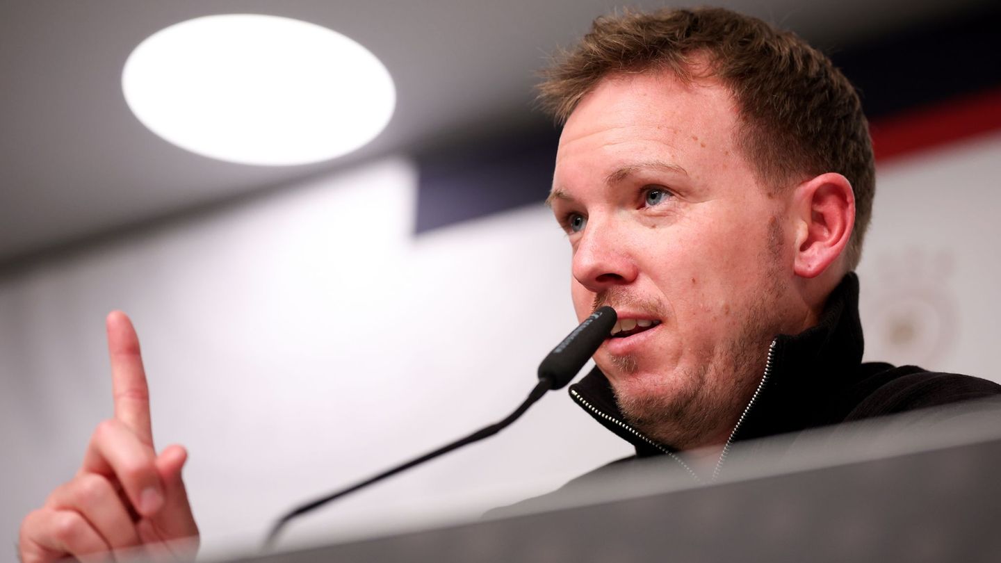 Der Bundestrainer kündigt Überraschungen für die WM an. (Archivbild) Foto: Christian Charisius/dpa