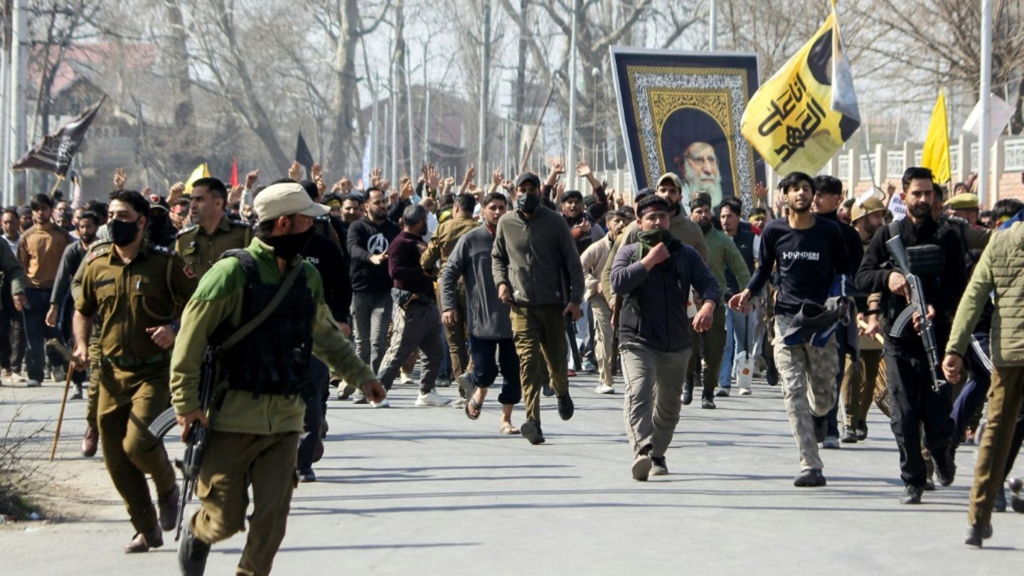 Schiitische Muslime protestieren gegen Tötung Chamaneis