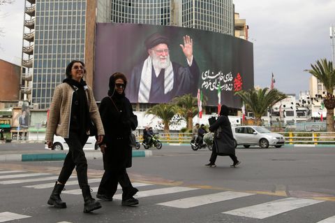 Abschied eines Ayatollahs: Straßenszene in Teheran, zwei Tage nach dem Tod von Ali Chamenei, der 37 Jahre lang an der Spitze der Islamischen Republik Iran stand