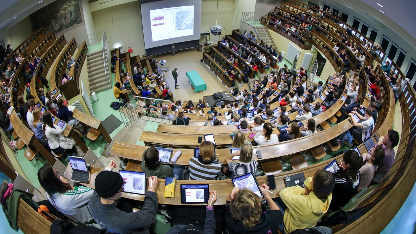 Sachsens Hochschulen sind in den vergangenen vier Jahren für mehr als 500 Patentanmeldungen verantwortlich gewesen, teilt das Sä