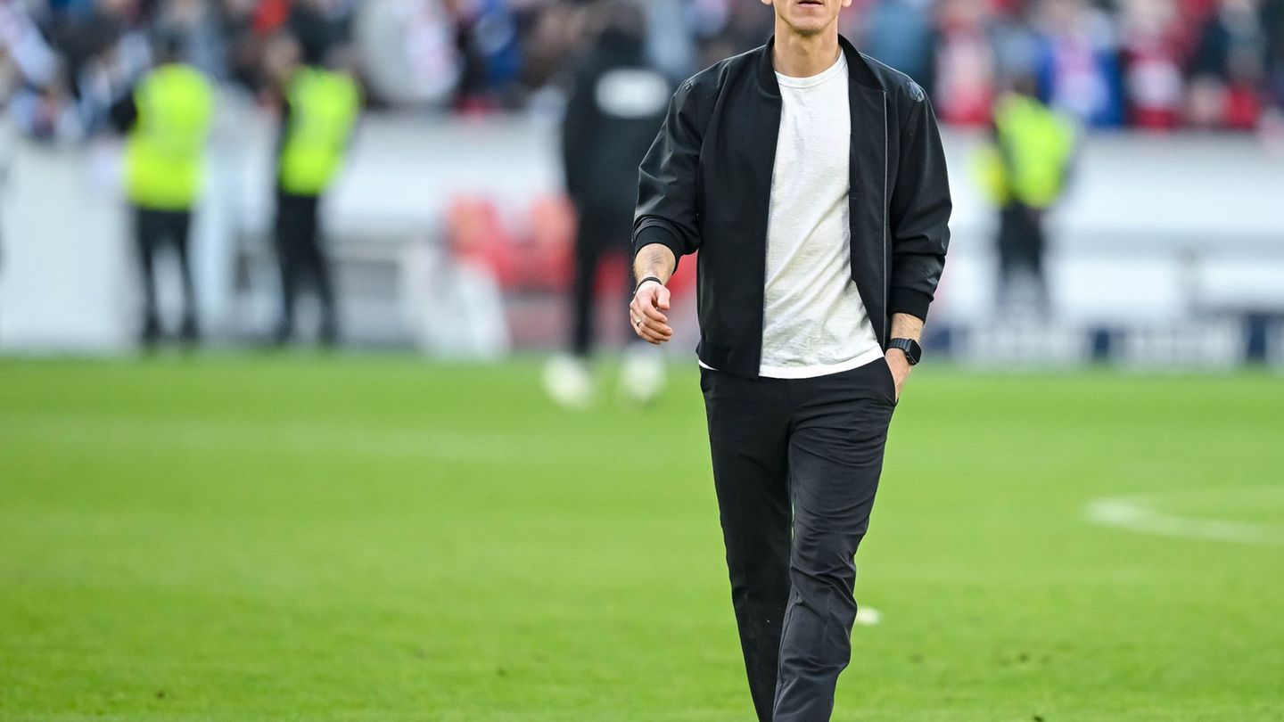 Fußball-Bundesliga: Noch keine Entscheidung über Trainer Bauer in Wolfsburg