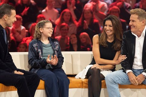 „Klein gegen Groß - das unglaubliche Duell“ am Samstag, 7. März, um 20:15 Uhr im Ersten: Moderator Kai Pflaume (l.) begrüßt Am