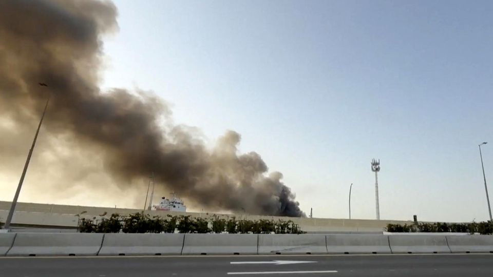Urlauber filmt Explosion nahe deutschem Kreuzfahrtschiff