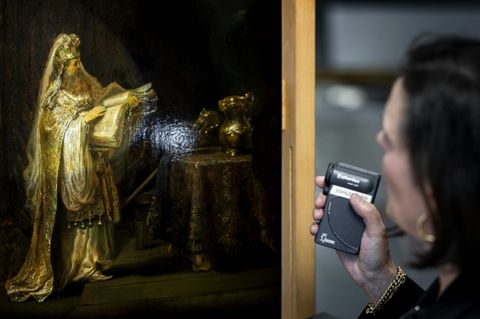 Der neu entdeckte Rembrandt "Die Vision von Zacharias im Tempel"