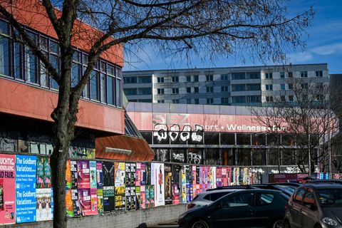Lässt sich der Abriss des ehemaligen Sport- und Erholungszentrums (SEZ) in Berlin-Friedrichshain noch verhindern? (Archivbild) F