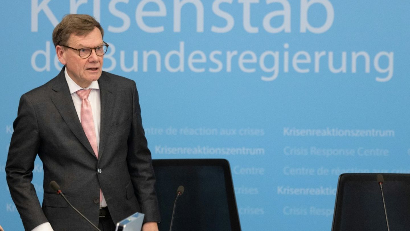 Wadephul bei Sitzung des Krisenstabs