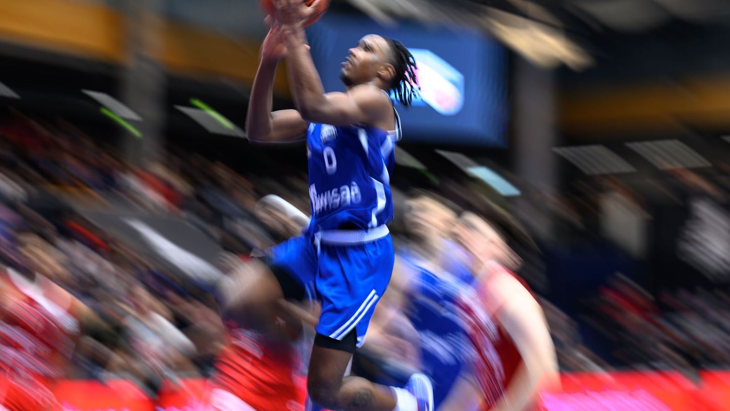 Basketball-Bundesliga: Rasta Vechta holt früheren Frankfurter Basketballer