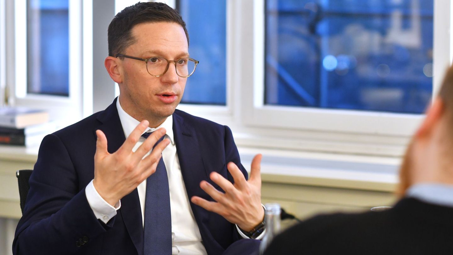 Niedersachsens Wissenschaftsminister Falko Mohrs (SPD) will mehr Autonomie für die Hochschulen. (Archivbild) Foto: Ella Wenzel/d